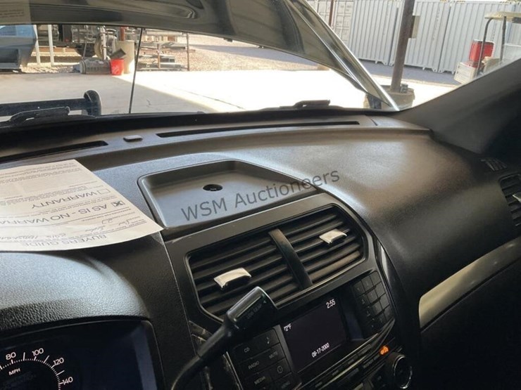 2016-ford-explorer-image-17