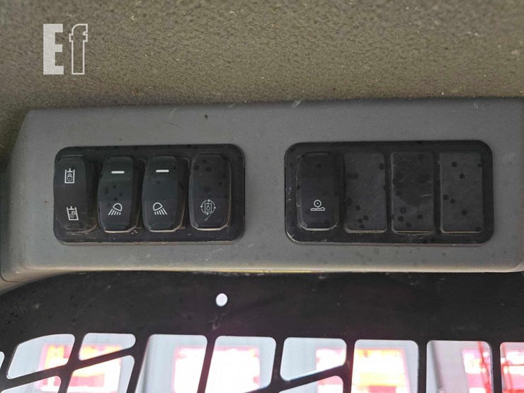 caterpillar-262d3-image-19