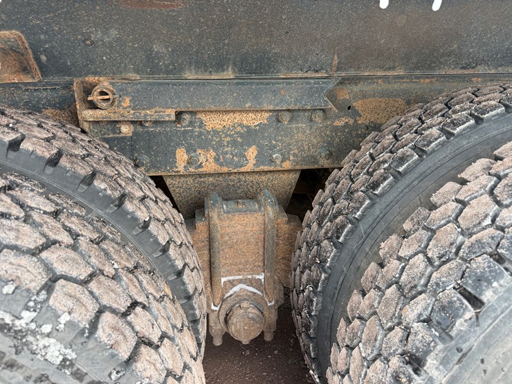 #1056-•-1989-mack-quad-axle-dump-truck-image-39