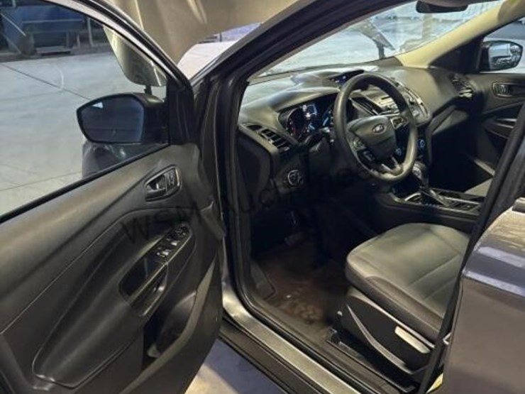 2017-ford-escape-image-23