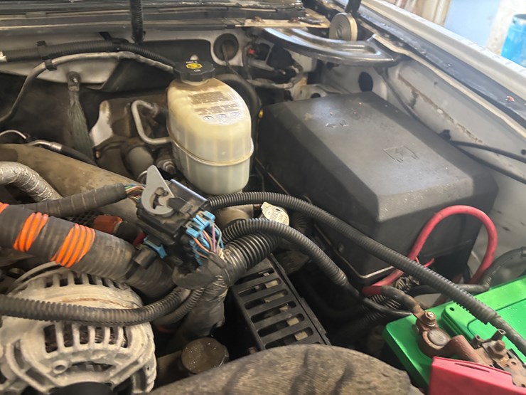 2013-chevrolet-3500-image-27