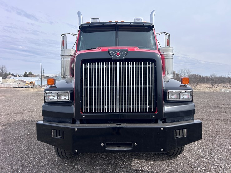 #1009-•-2012-western-star-conventional-4-sleeper-cab-truck-tractor-image-8