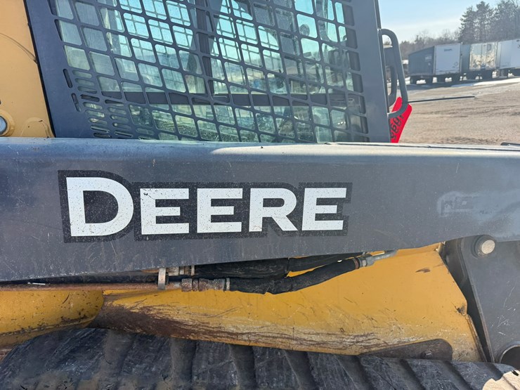 deere-333e-image-21
