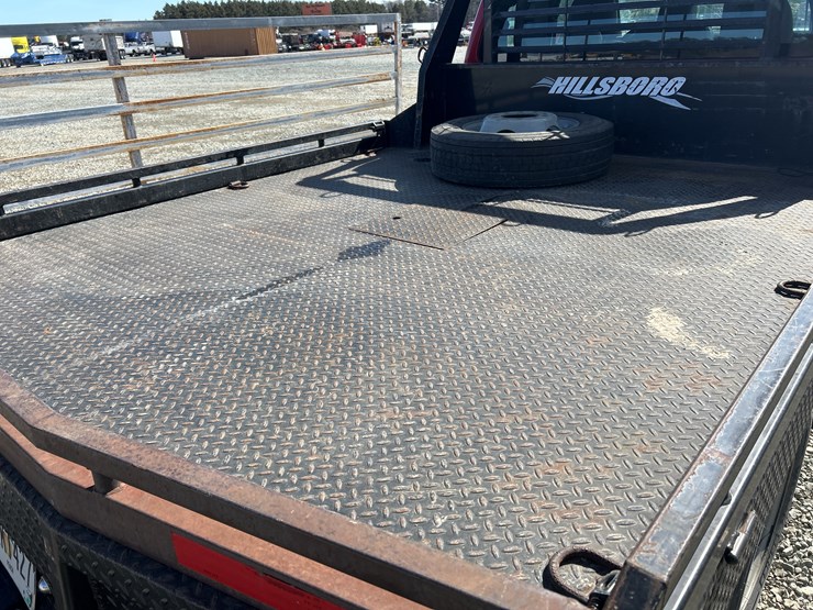 2011-ford-f550-image-26