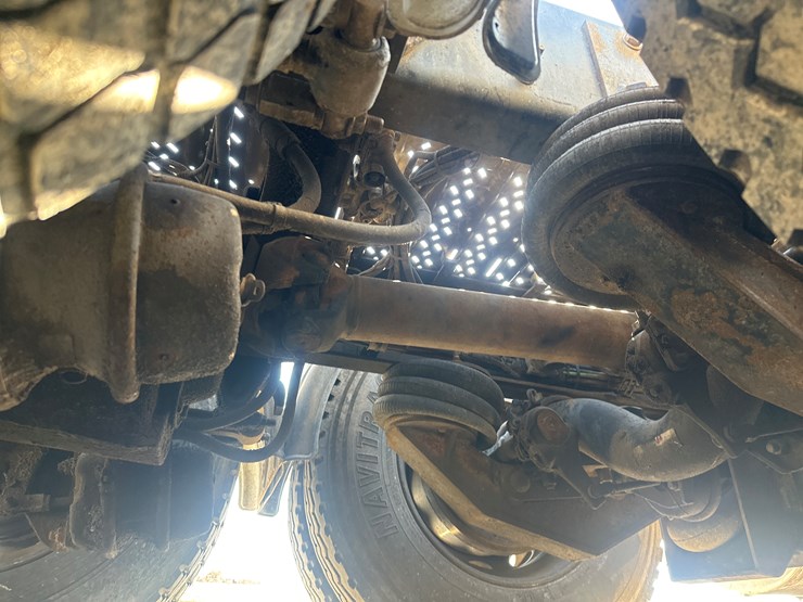 2014-massey-ferguson-8-image-58