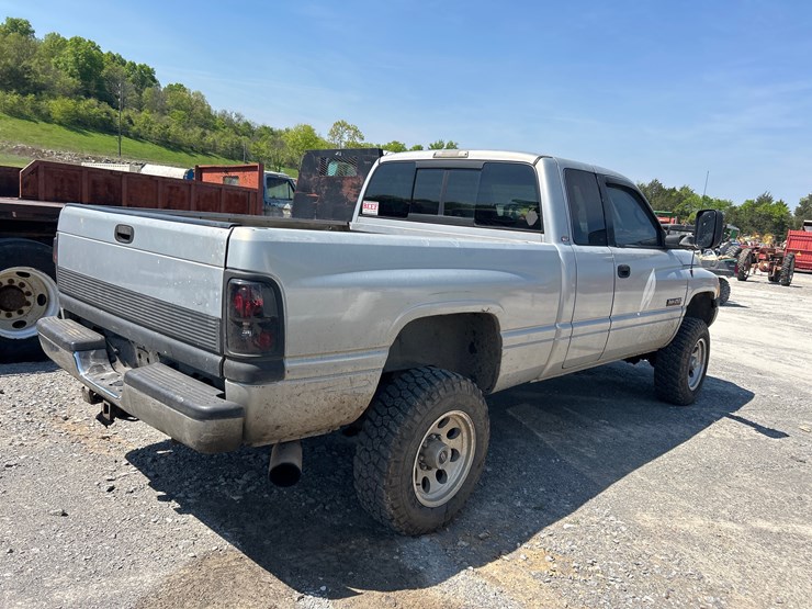 1998-dodge-2500-image-4