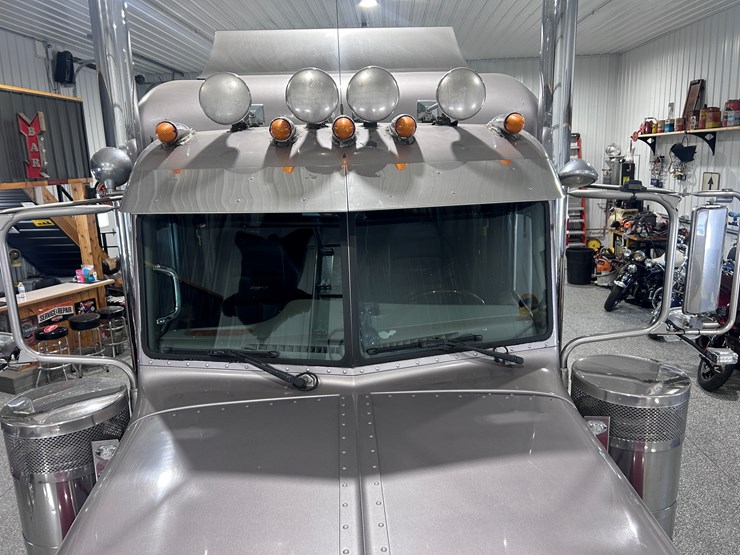 2007-peterbilt-379-image-44