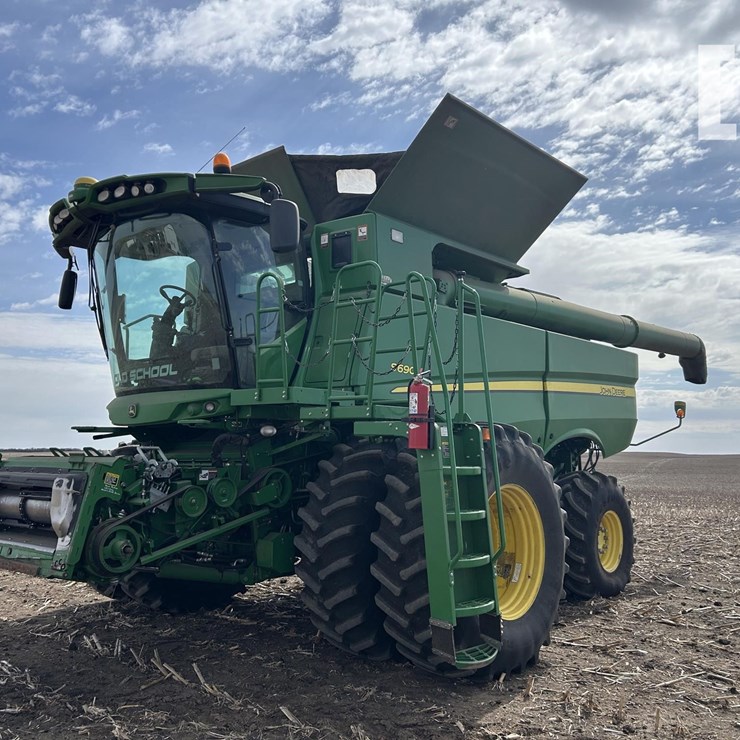 2012 JOHN DEERE S690