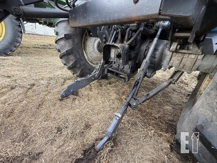 new-holland-tv140-image-12