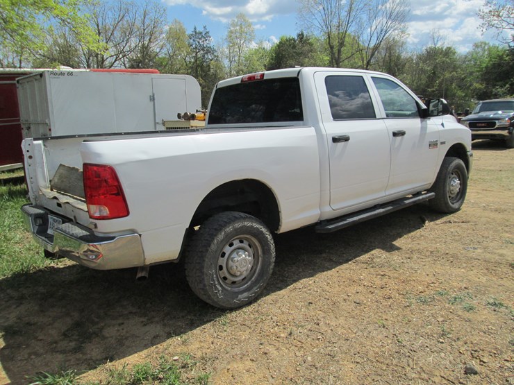 2012-dodge-2500-image-3