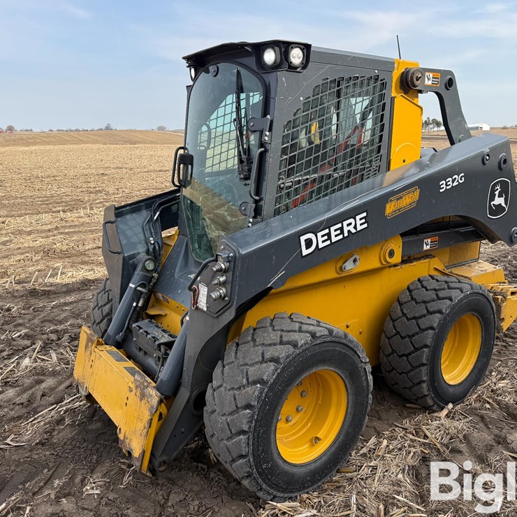 2022 DEERE 332G
