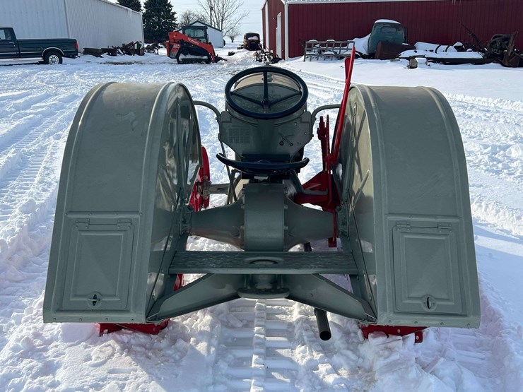 1925-fordson-with-mounted-terrace-plow-image-6