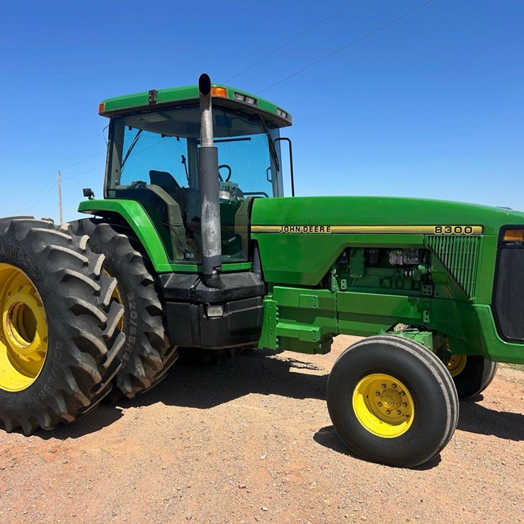 1996 JOHN DEERE 8300