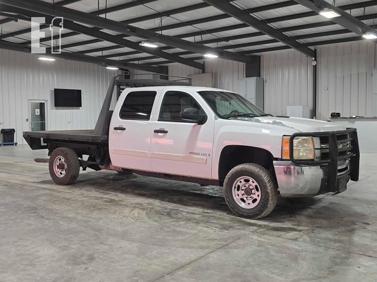 2007-chevrolet-3500hd-image-2