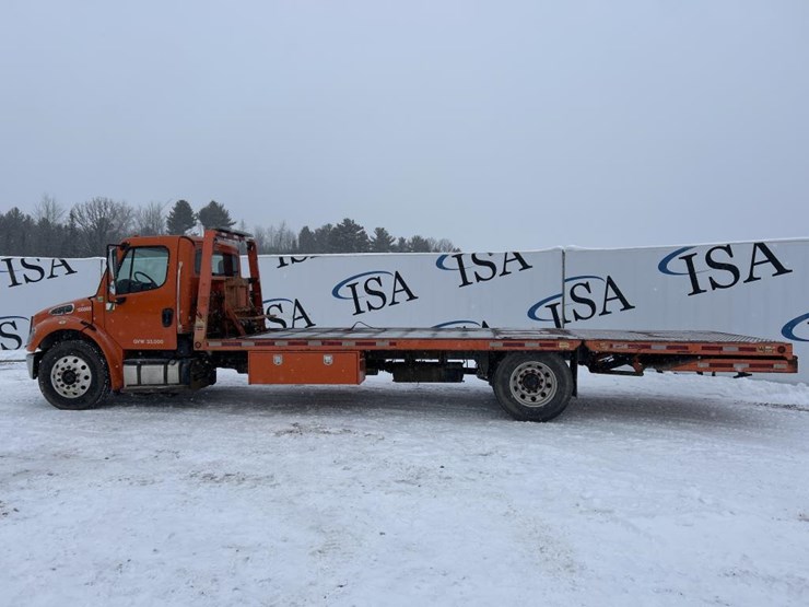 2016-massey-ferguson-8-image-2