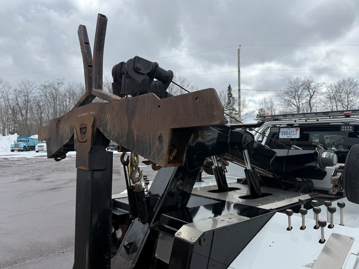 2018-ford-f550-image-28