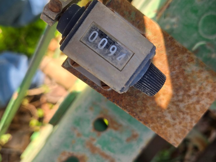 john-deere-327-image-28