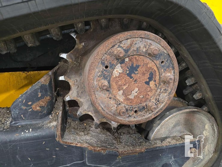 2022-jcb-3ts-8t-image-24