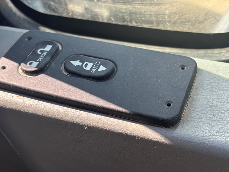 2006-international-7600-image-32