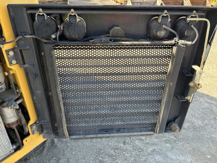 2012-yanmar-s190r-image-21