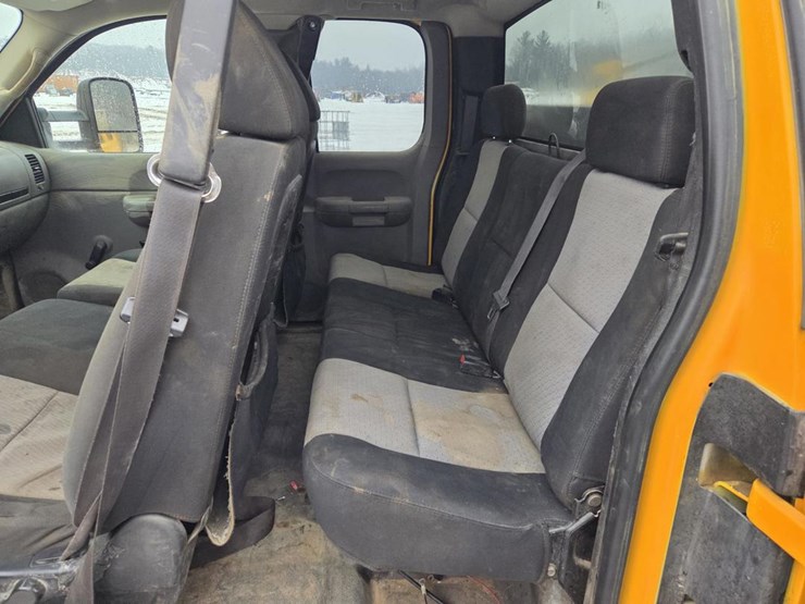 2008-chevrolet-2500-image-38