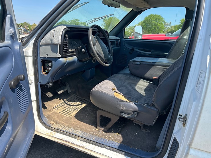 1995-dodge-ram-3500-image-9