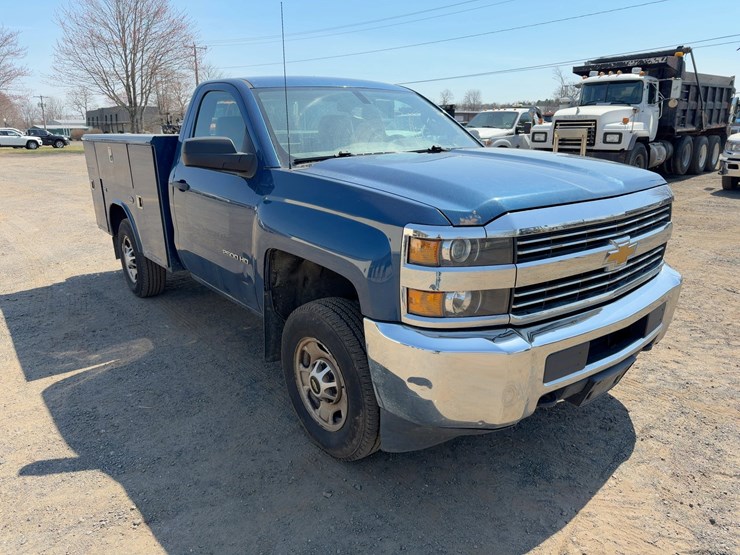2017-chevrolet-silverado-2500hd-image-7