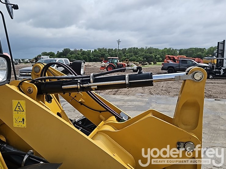 2014-caterpillar-907h2-image-11