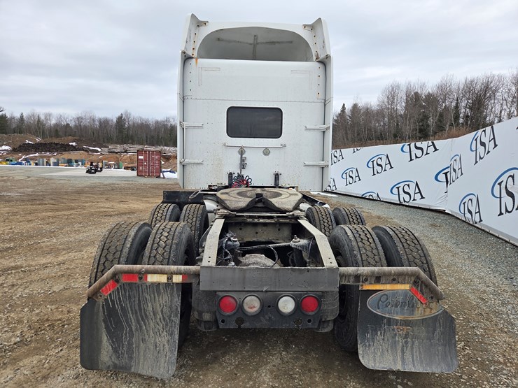 2007-peterbilt-579-image-4
