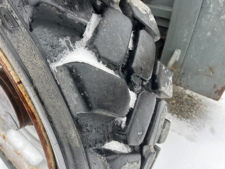 2006-jlg-g12-55a-image-70