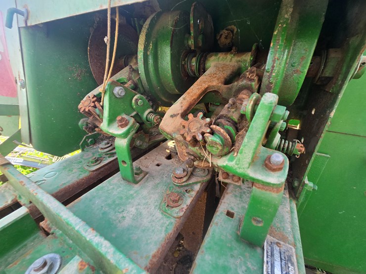 john-deere-327-image-18
