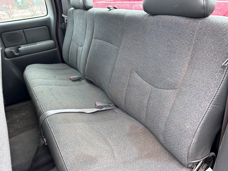 2003-gmc-3500-image-46