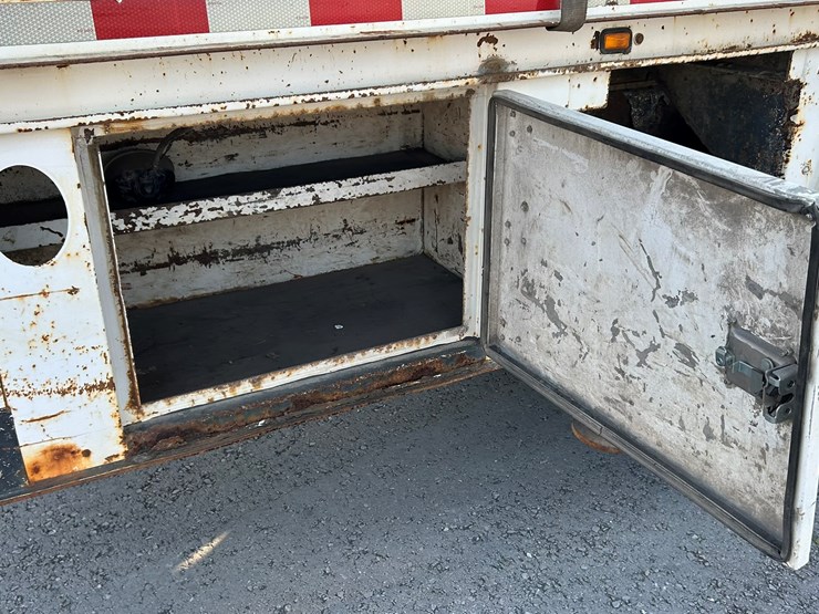 peterbilt-365-image-20