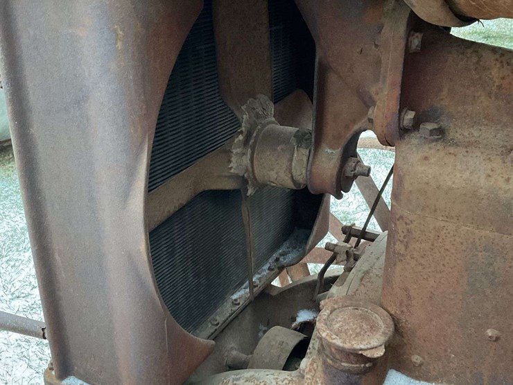 fordson-with-mounted-gleaner-combine-image-19