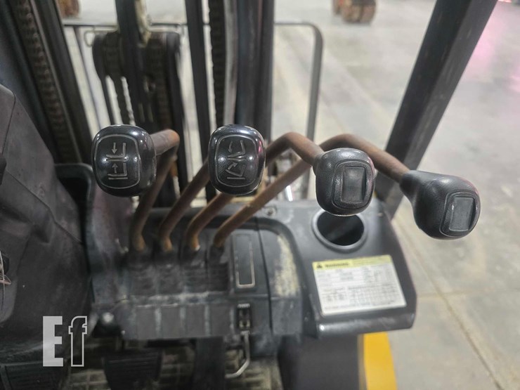 2019-caterpillar-gp25n-image-17