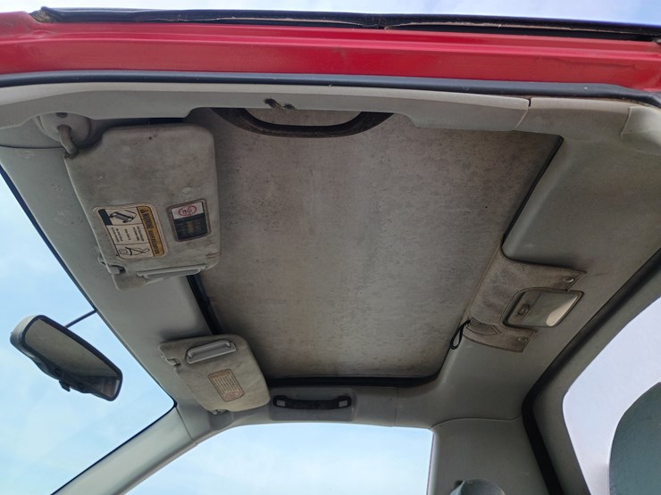 2000-chevrolet-tracker-image-35