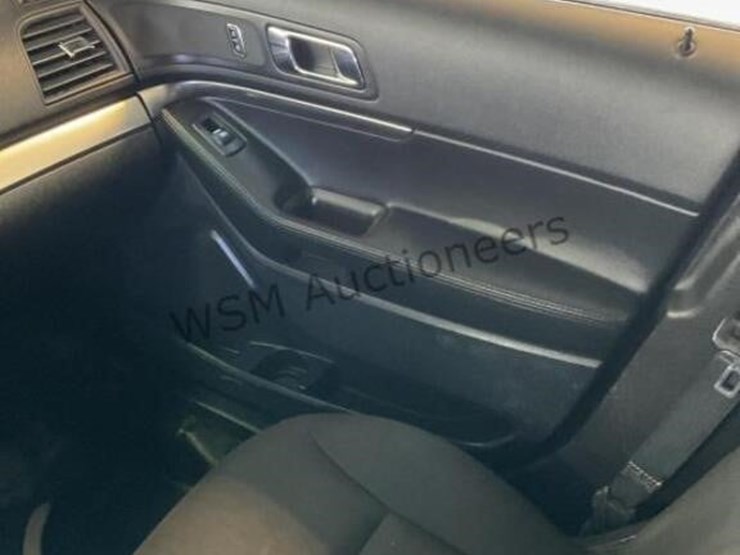 2017-ford-explorer-suv-image-20