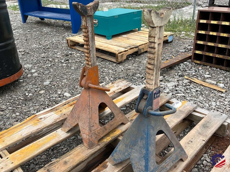 (2)-nesco-heavy-duty/-6t-adjustable-jackstands-image-3
