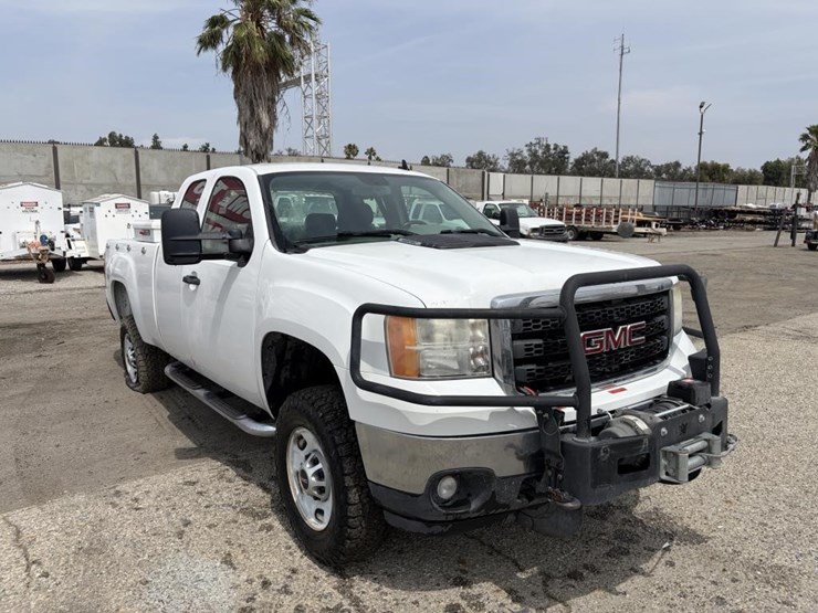2012-gmc-sierra-2500-image-2