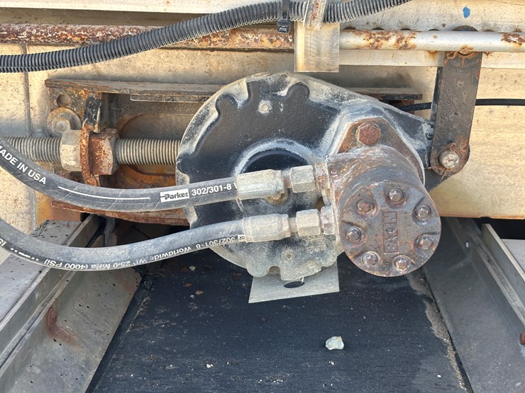 2006-international-7600-image-65