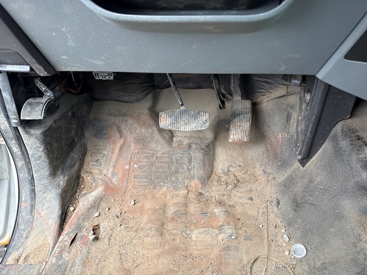 2015-ford-f550-image-56