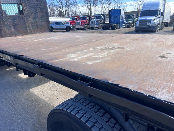 #1679-•-2004-kenworth-flatbed-truck-image-15