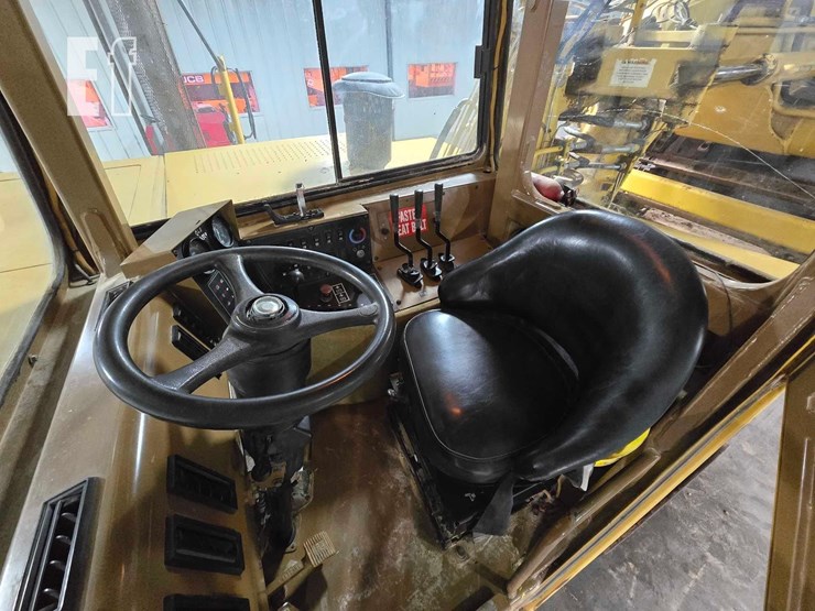 2006-caterpillar-615c-image-9