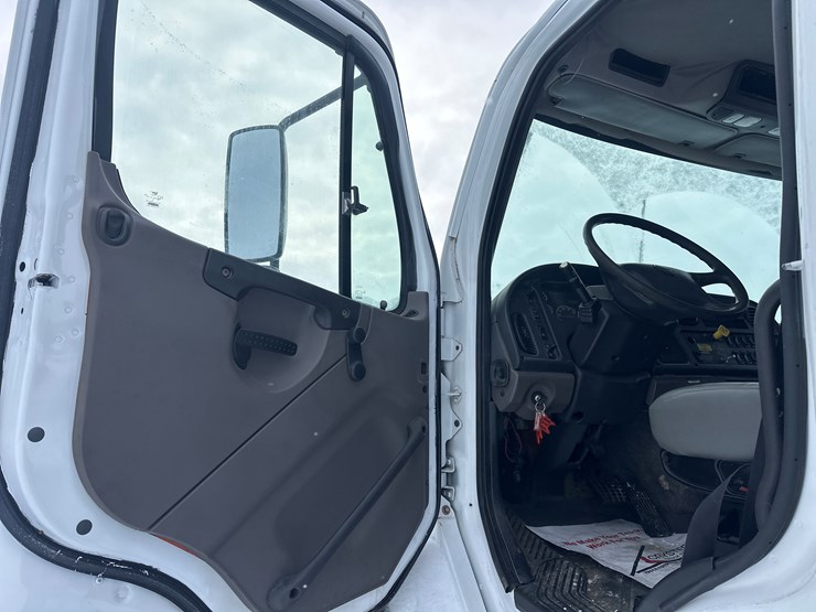 2009-caterpillar-c13-image-33