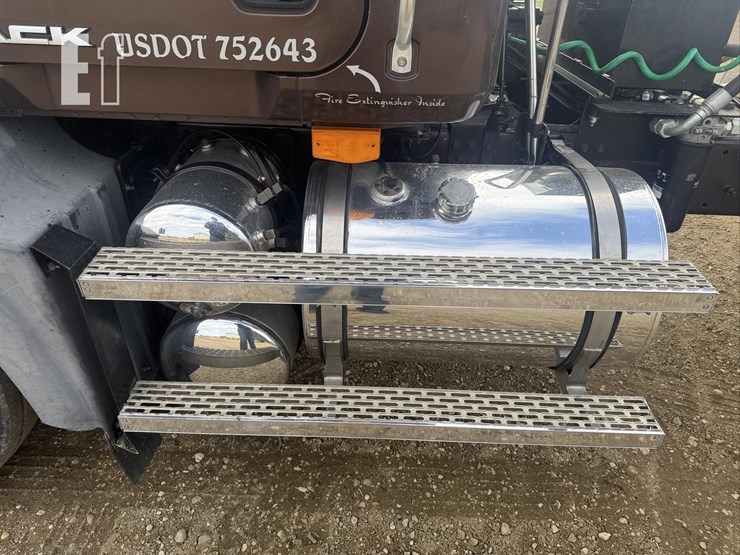 2007-mack-pinnacle-cxp613-image-37