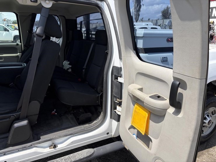 2012-gmc-sierra-2500-image-11