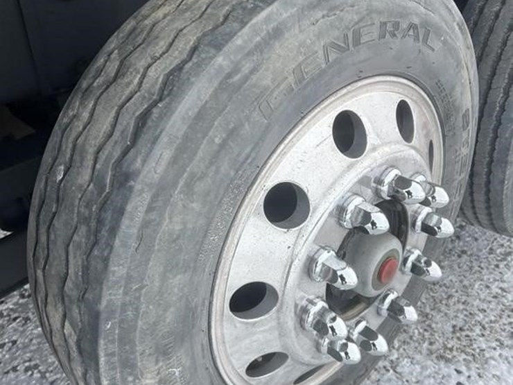 1997-peterbilt-357-image-33