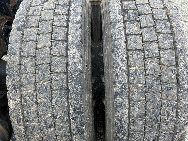 2017-massey-ferguson-8-image-88