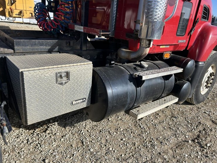 2003-massey-ferguson-8-image-34