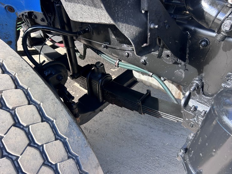 #1680-•-2003-freightliner-day-cab-truck-tractor-image-33